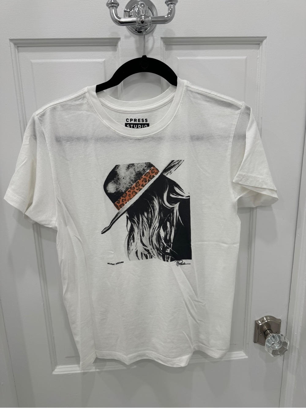 White Graphic Tee with Leopard Band Hat